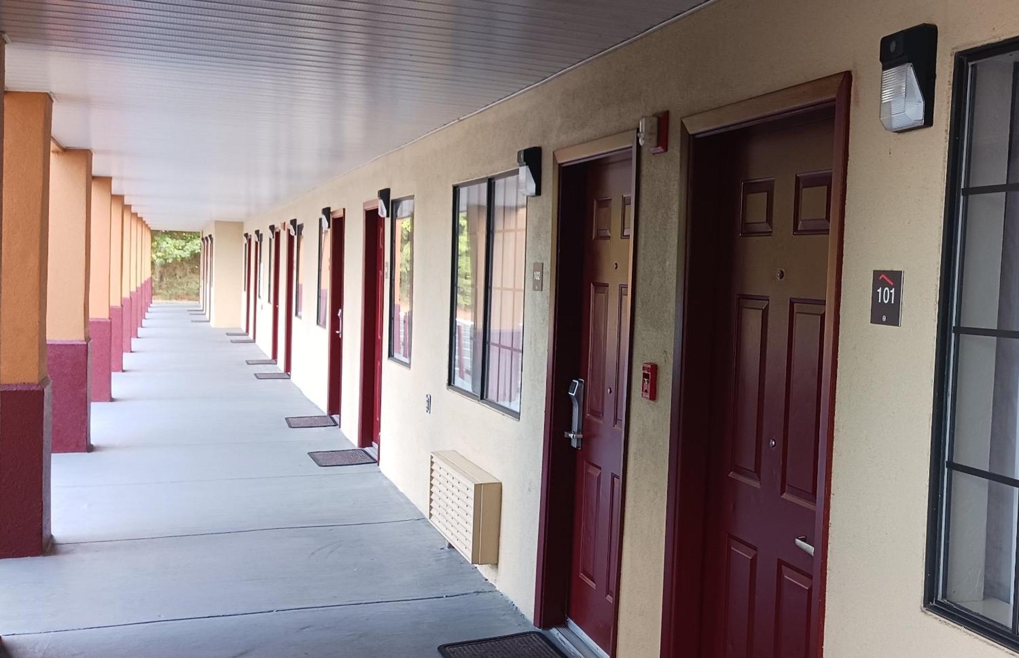 Red Roof Inn & Suites Jackson - Richland Bagian luar foto