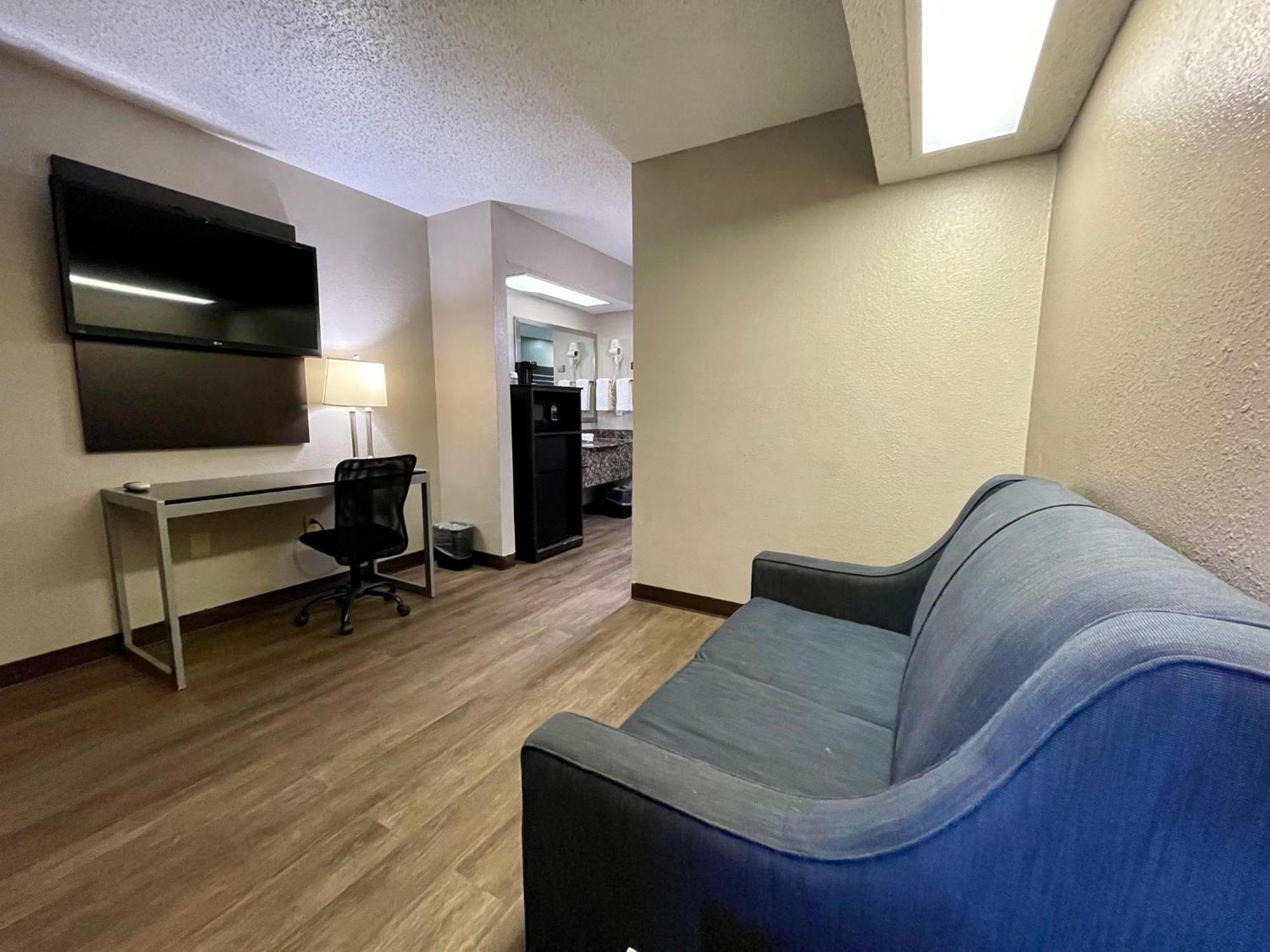 Red Roof Inn & Suites Jackson - Richland Bagian luar foto