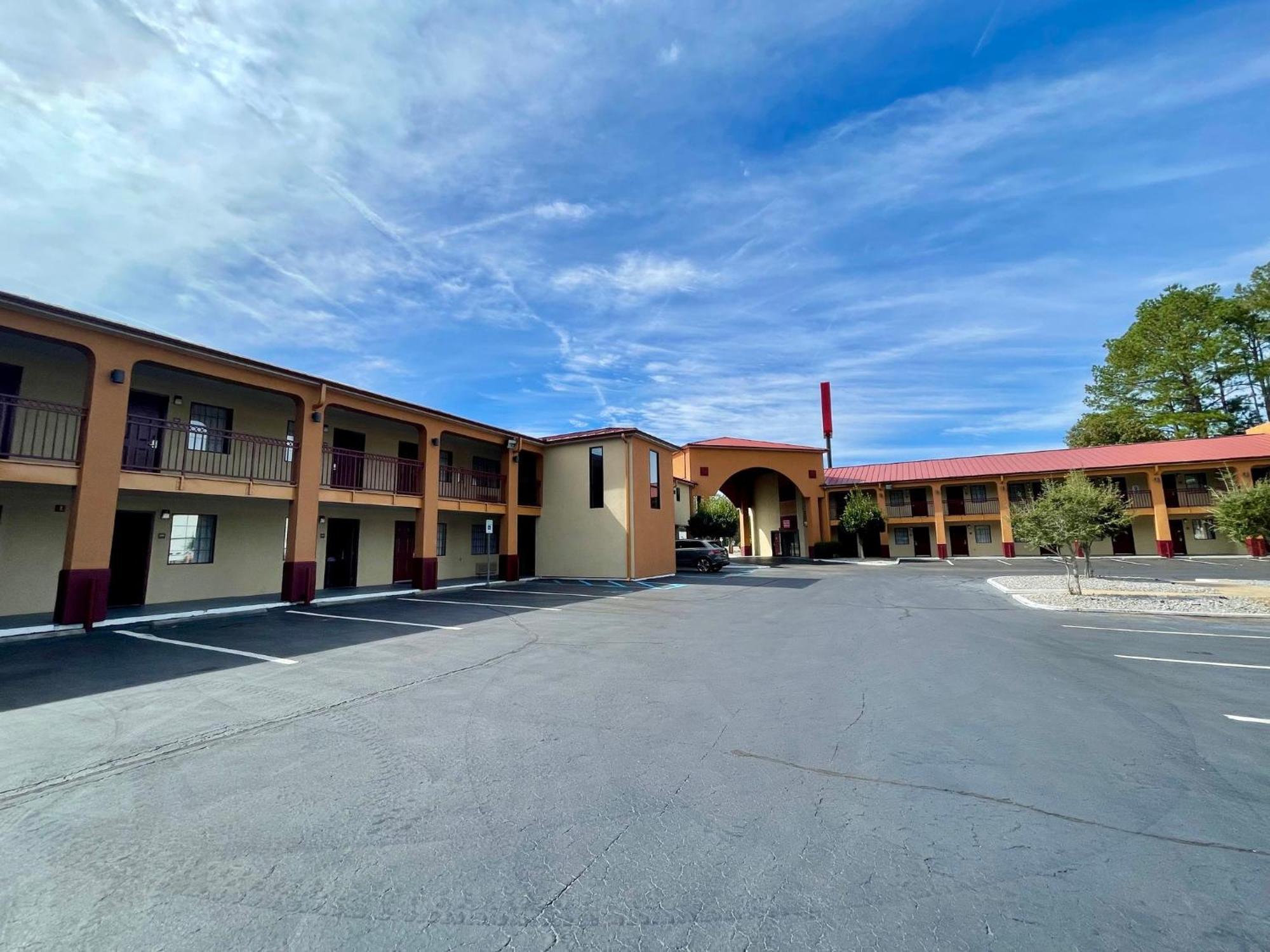Red Roof Inn & Suites Jackson - Richland Bagian luar foto