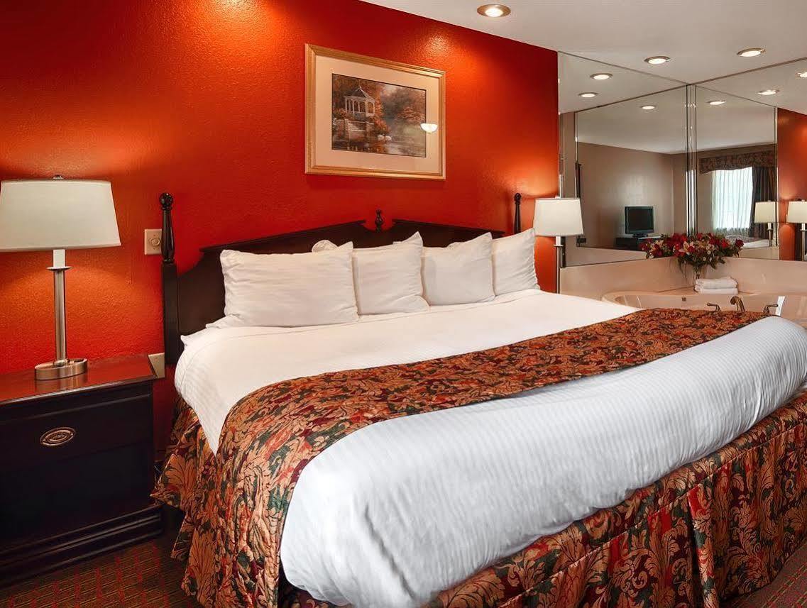 Red Roof Inn & Suites Jackson - Richland Bagian luar foto