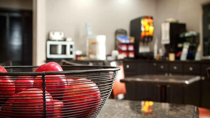 Red Roof Inn & Suites Jackson - Richland Bagian luar foto